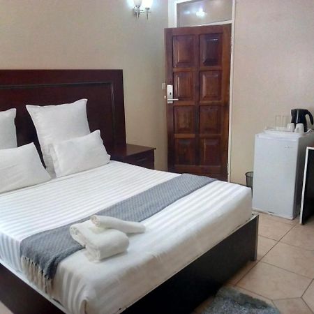 Zenith Lodge Лусака Екстер'єр фото